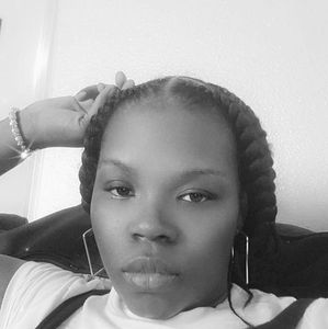 Meet your Posher, Desi